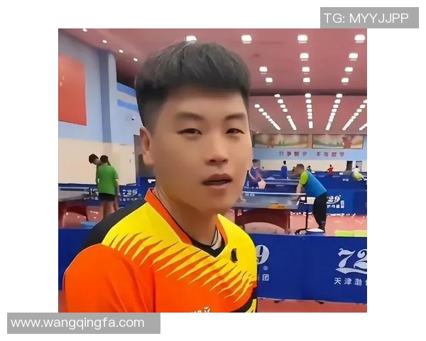 篮球明星踢脚挑战赛引发热议球迷热情高涨展现运动员多才多艺的一面